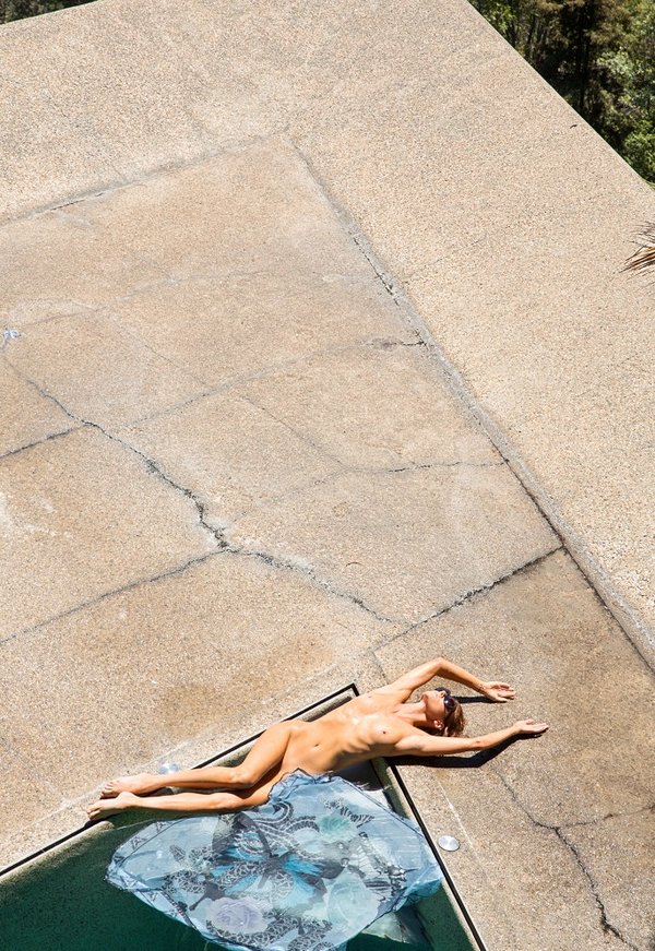 Уляна, 32